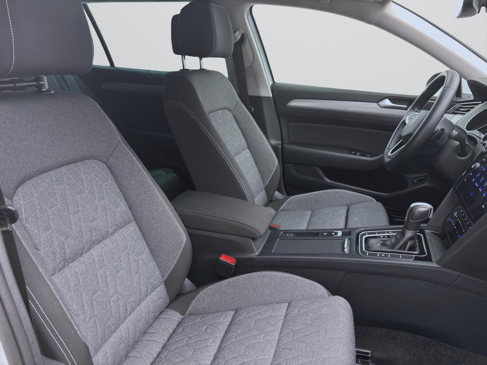 Volkswagen Passat Variant 2.0 TDI DSG BUSINESS NAVI KAMERA PDC