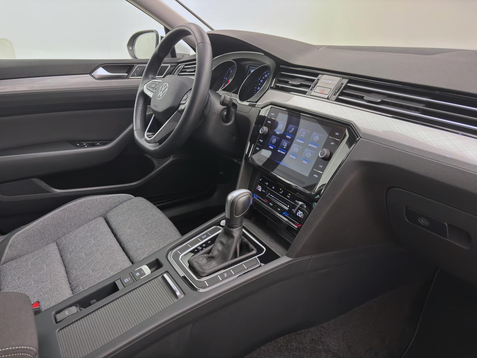 Volkswagen Passat Variant 2.0 TDI DSG BUSINESS NAVI KAMERA PDC