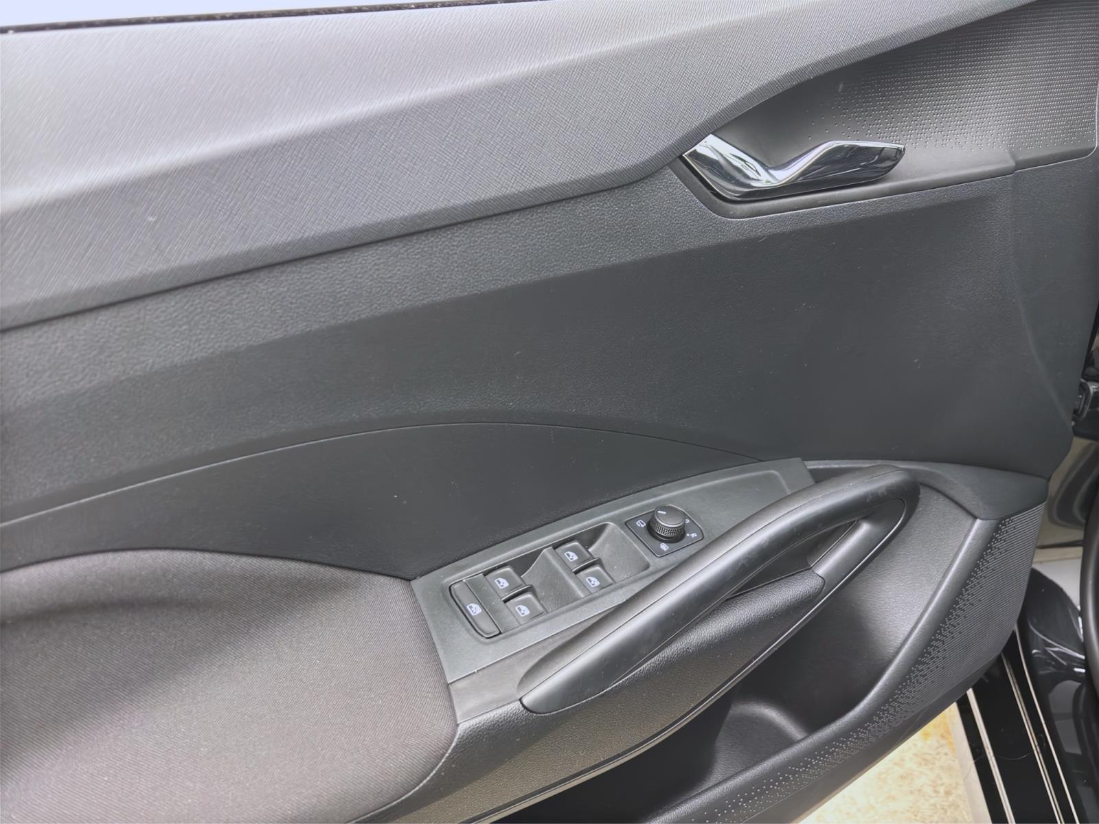 Skoda Fabia 1.0 TSI DSG SELECTION PANO NAVI SITZHZG ACC