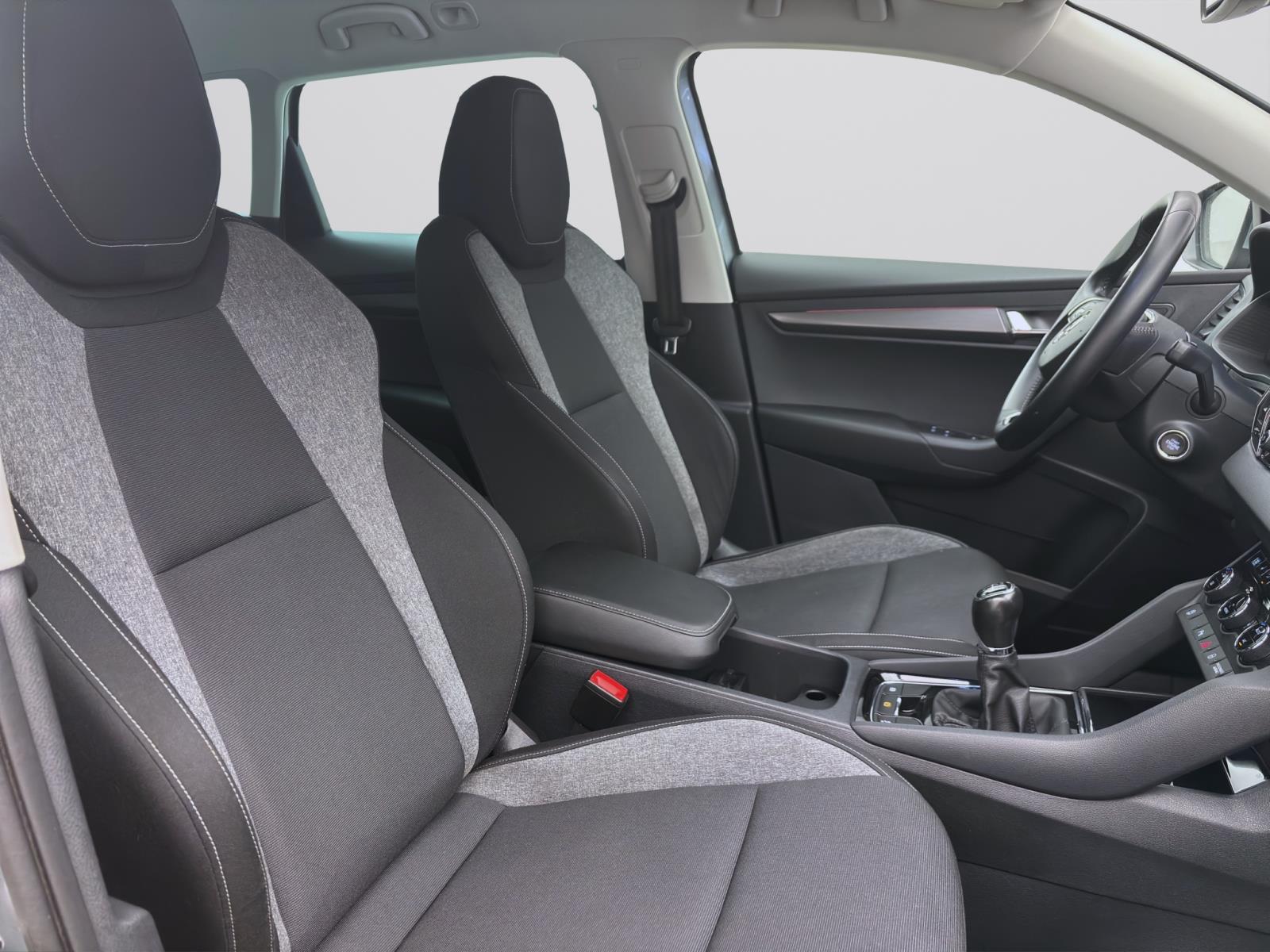 Skoda Karoq 2.0 TSI DRIVE NAVI KAMERA PDC ACC