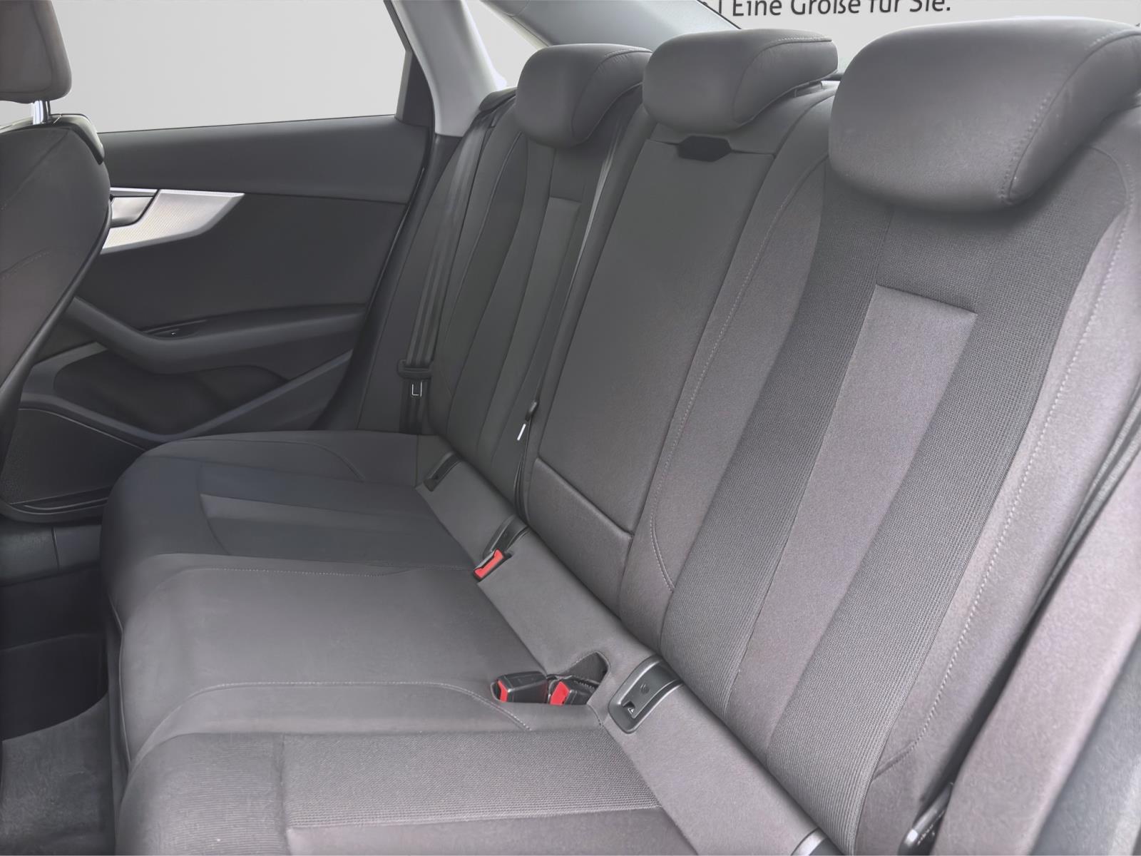 Audi A4 40 TFSI SPORT AHK NAVI XENON SITZHZG