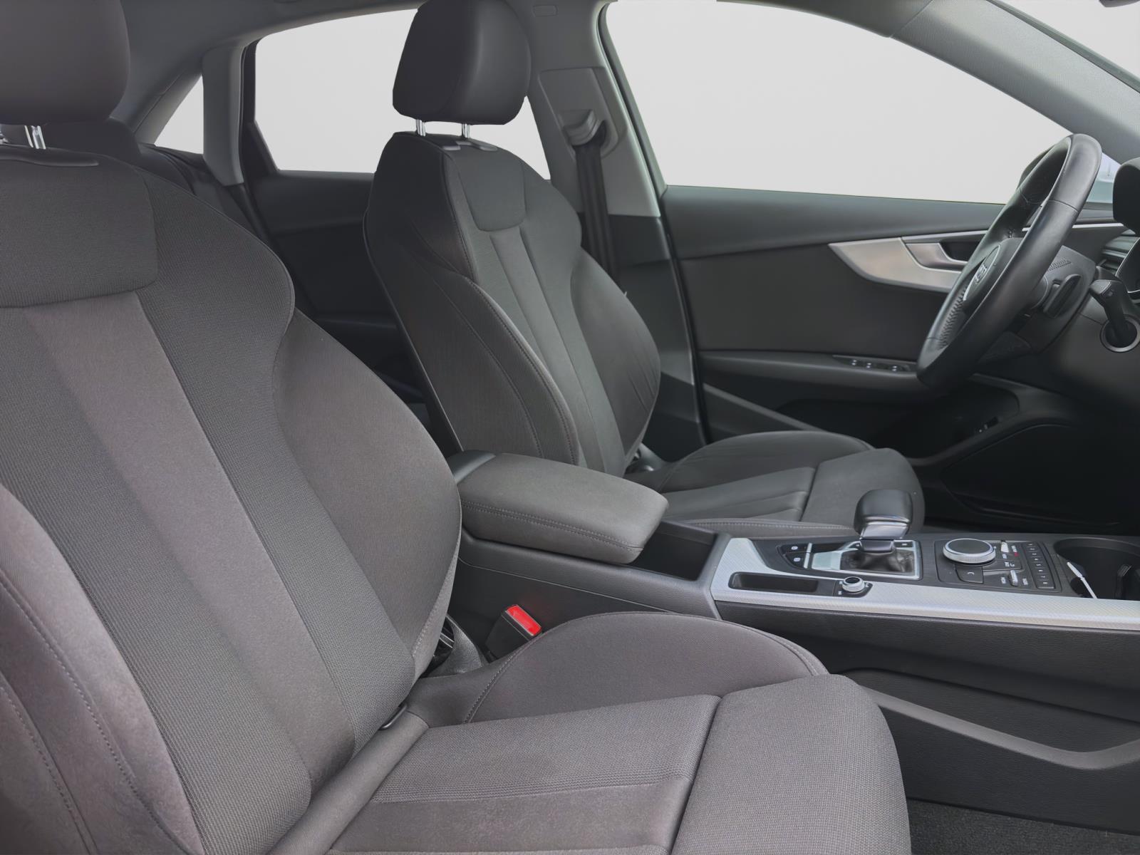Audi A4 40 TFSI SPORT AHK NAVI XENON SITZHZG