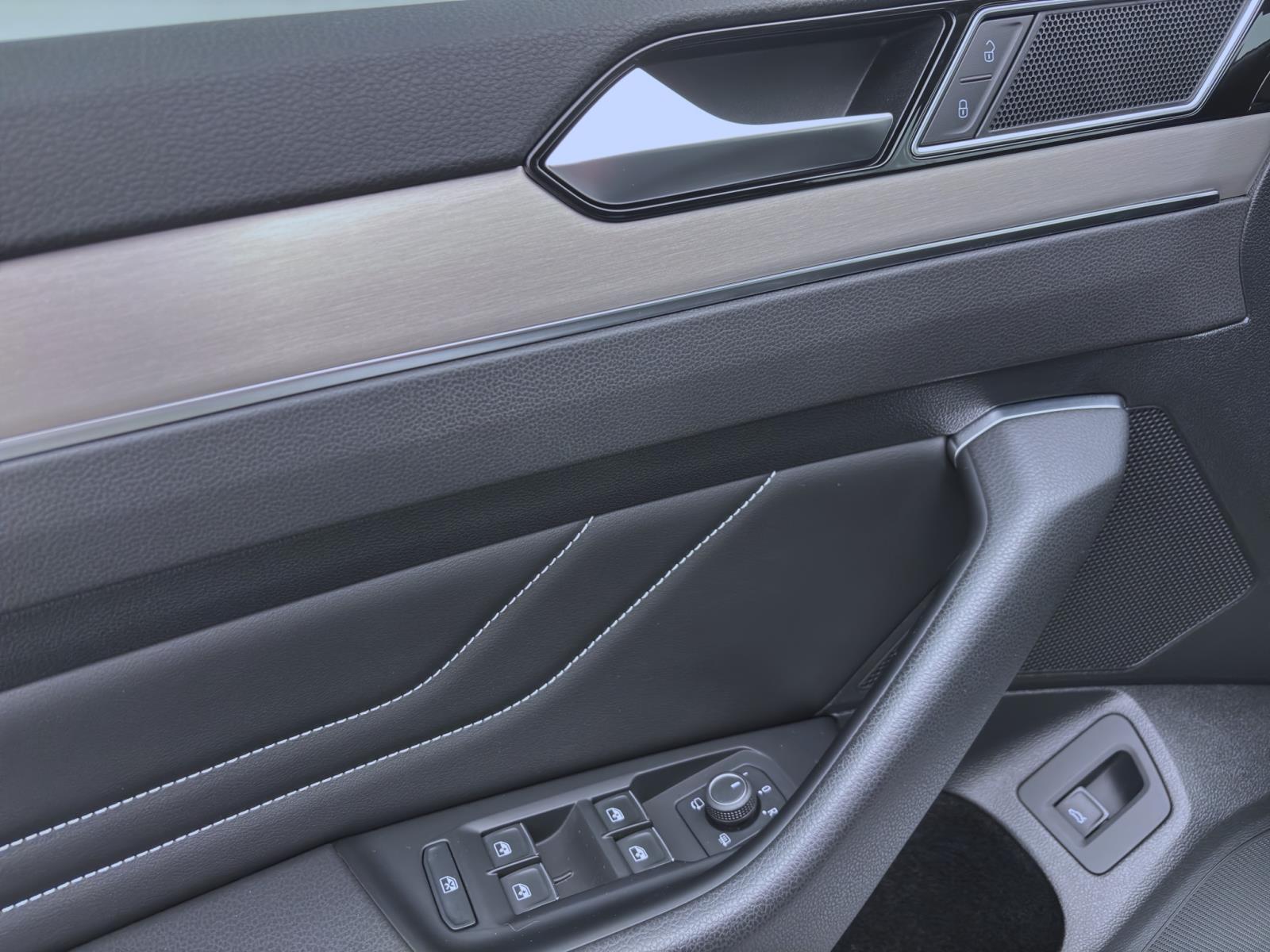 Volkswagen Passat Variant 2.0 TDI ELEGANCE NAVI AHK KAMERA PDC