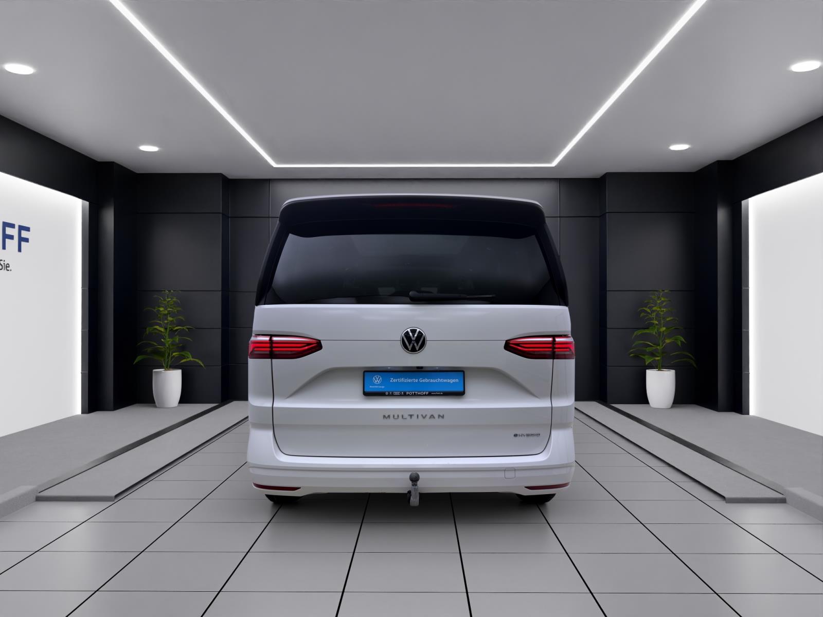 Volkswagen T7 Multivan 1.4 eHybrid DSG PANO AHK IQ.LIGHT NAVI