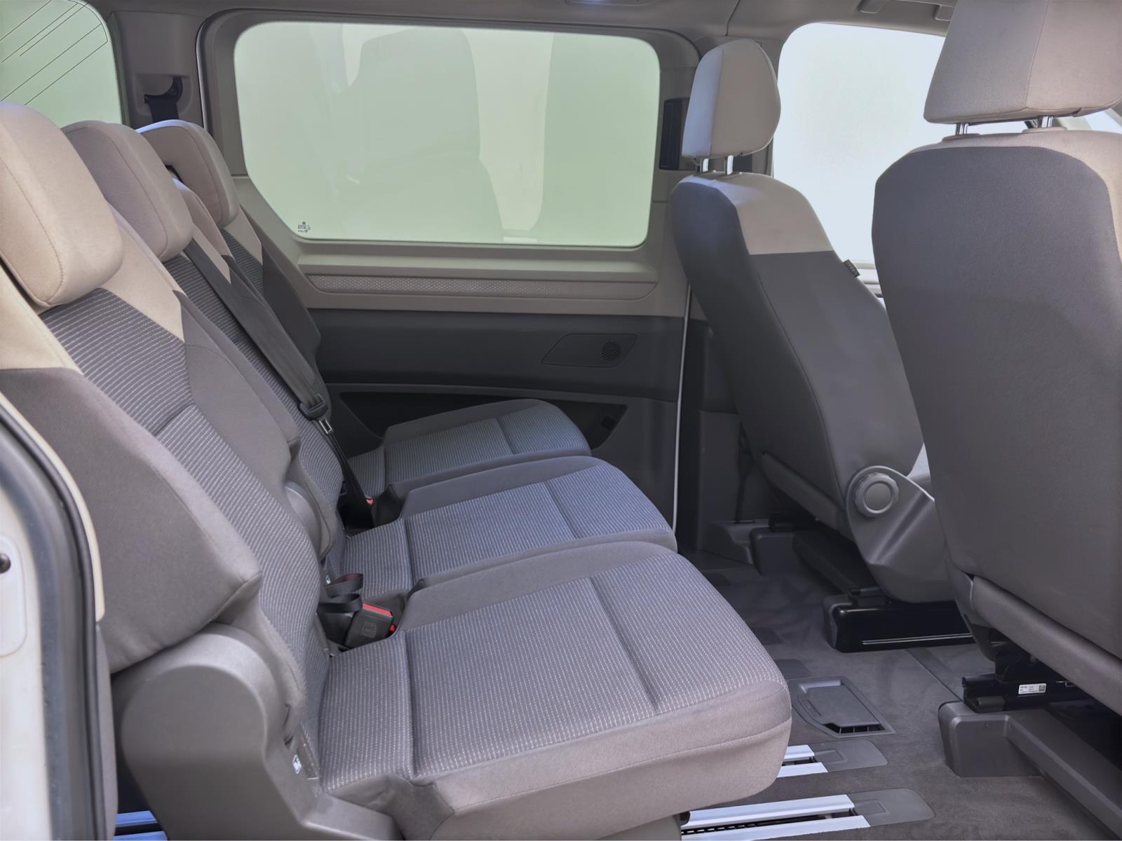 Volkswagen T7 Multivan 1.4 eHybrid DSG PANO AHK IQ.LIGHT NAVI