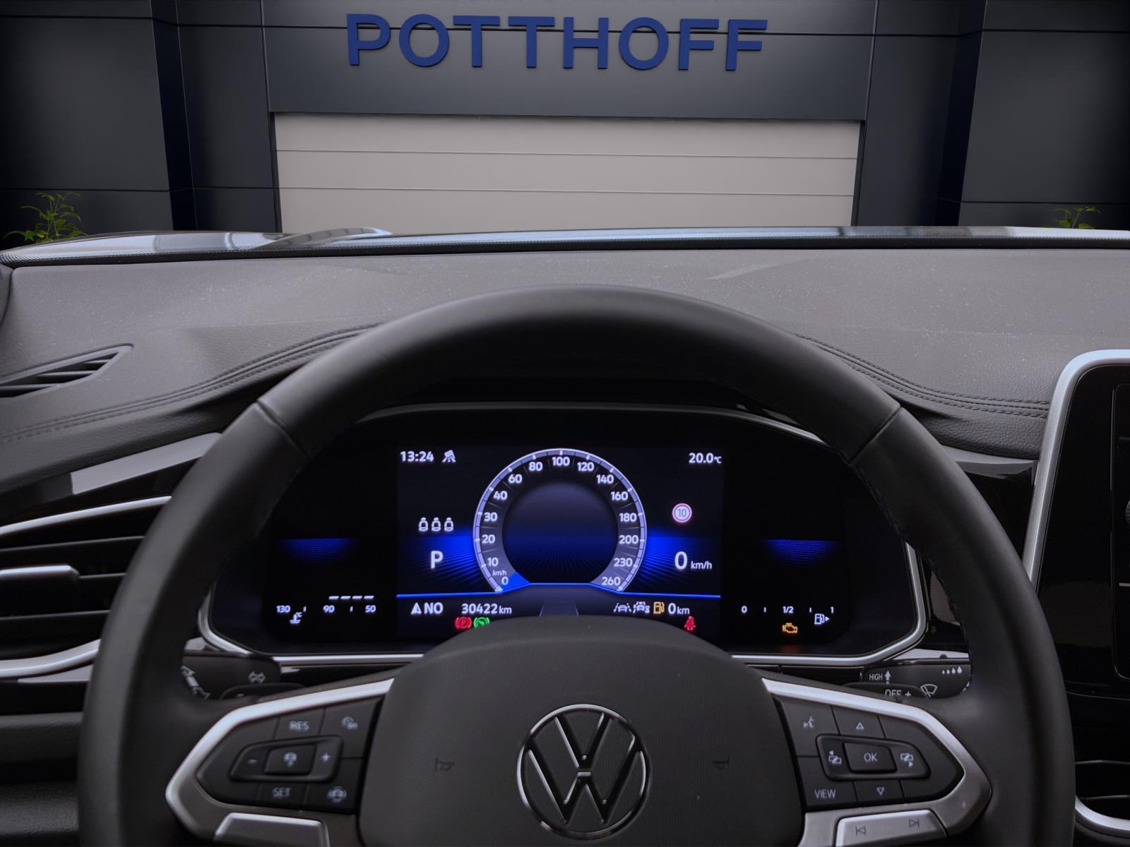 Volkswagen T-Roc 2.0 TDI DSG R-LINE NAVI PDC ACC AHK