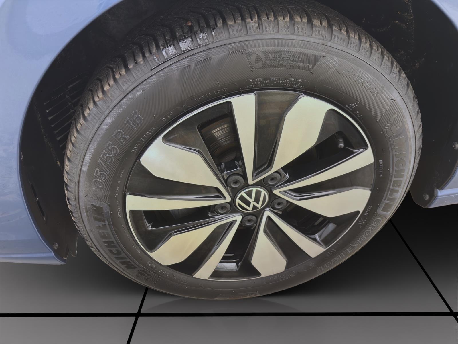 Volkswagen Golf 1.5 TSI GOAL NAVI AHK PDC ACC