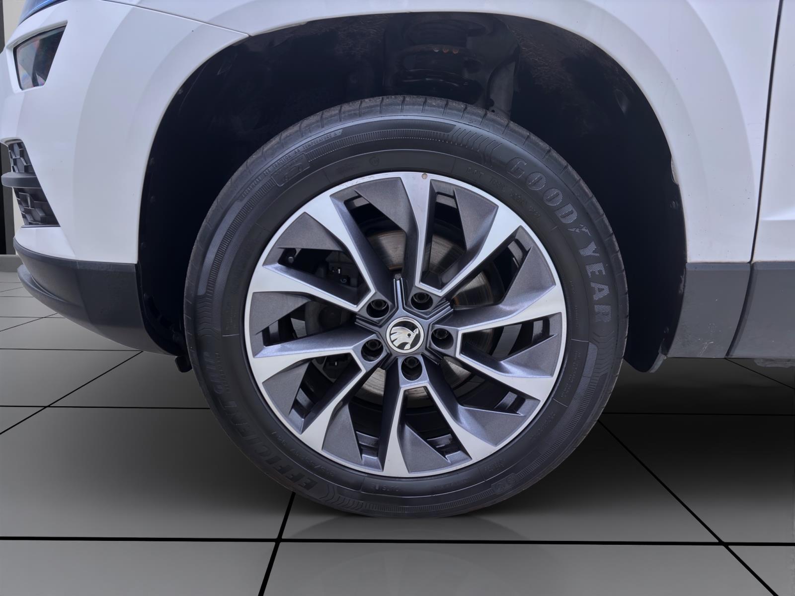 Skoda Karoq 1.0 TSI DRIVE PDC KLIMA SITZHZG LED
