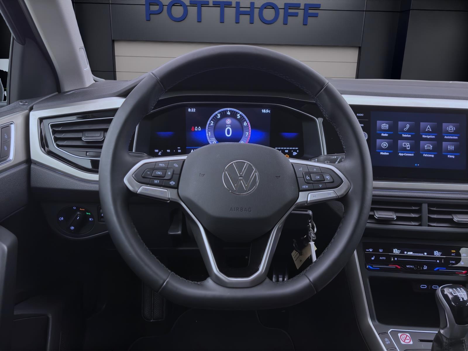 Volkswagen Polo 1.0 TSI MOVE NAVI KLIMA PDC LED