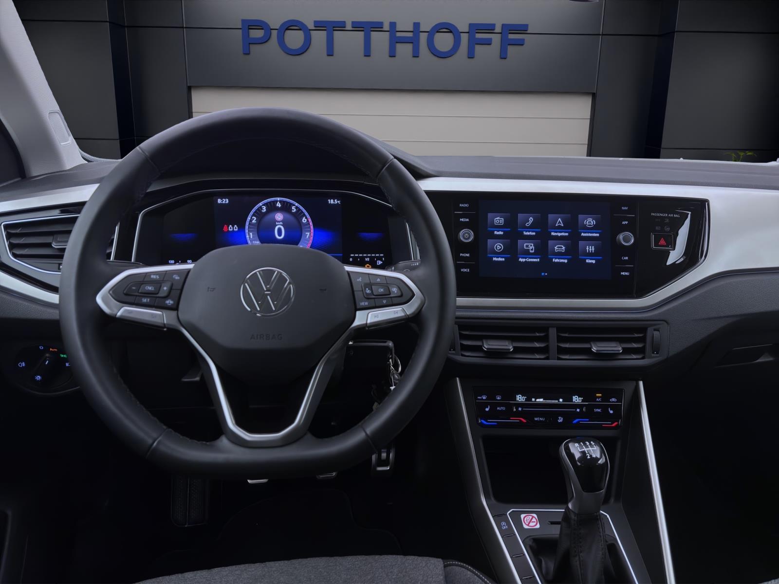 Volkswagen Polo 1.0 TSI MOVE NAVI KLIMA PDC LED