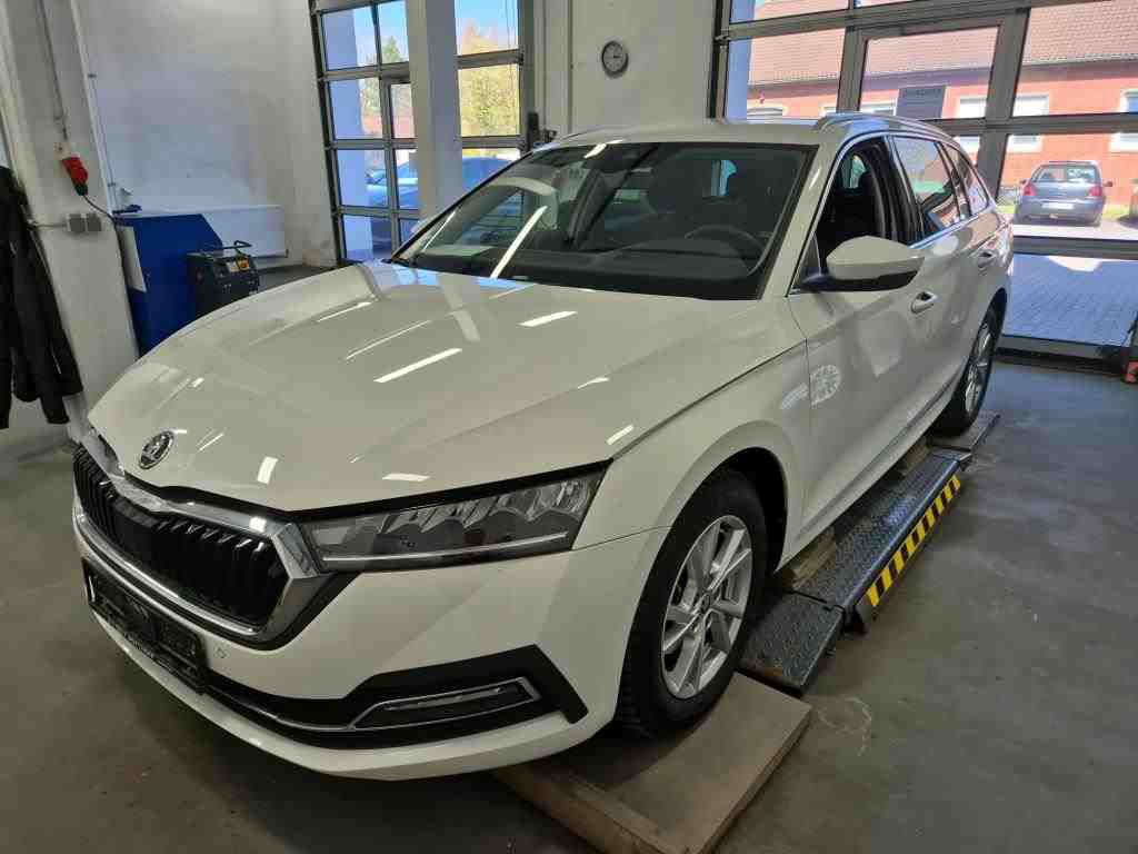 Skoda Octavia Combi 2.0 TDI STYLE NAVI SITZHZG ACC PDC