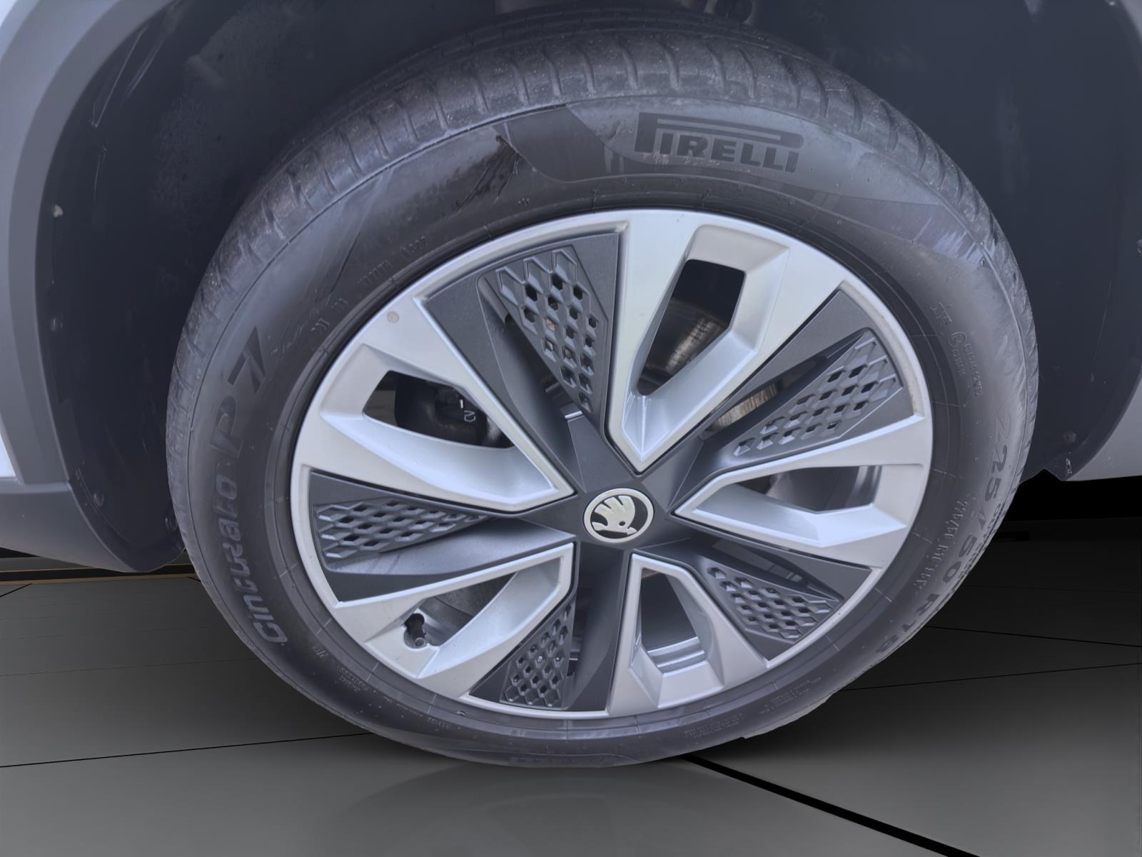 Skoda Karoq 2.0 TDI DSG 4x4 STYLE NAVI KAMERA LED PDC
