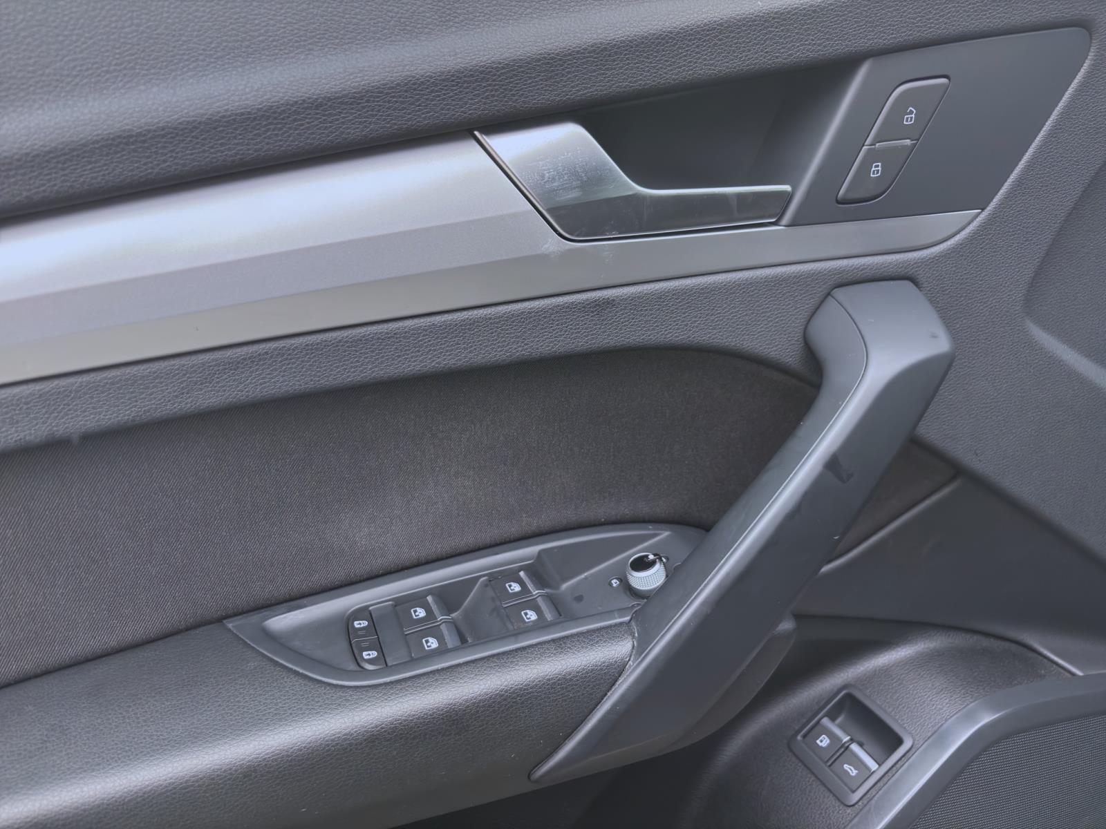 Audi Q5 50 TFSIe Q BUSINESS MATRIX NAVI VIRTUAL LM18