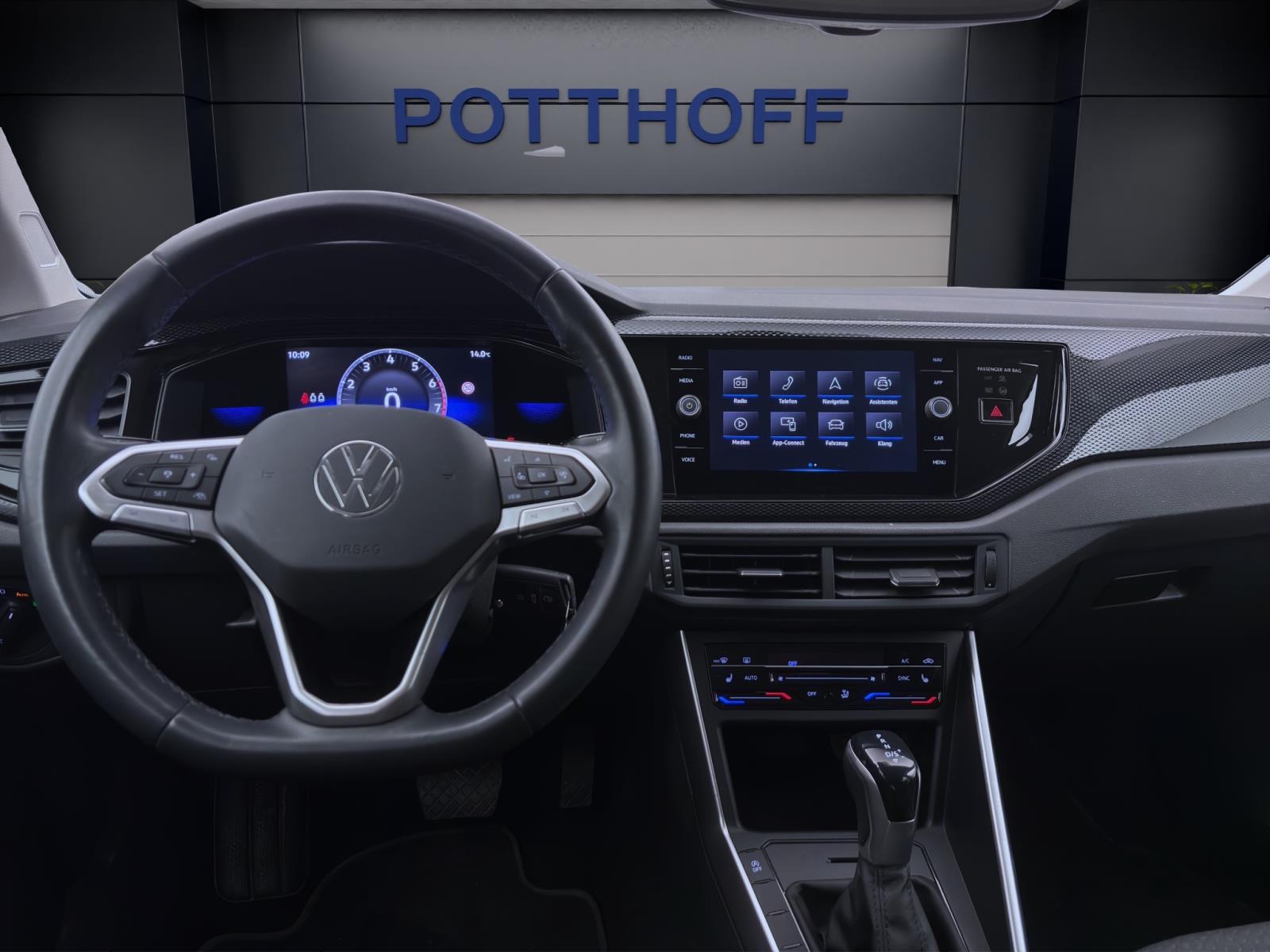 Volkswagen Polo 1.0 TSI DSG LIFE NAVI IQ.LIGHT AHK PDC