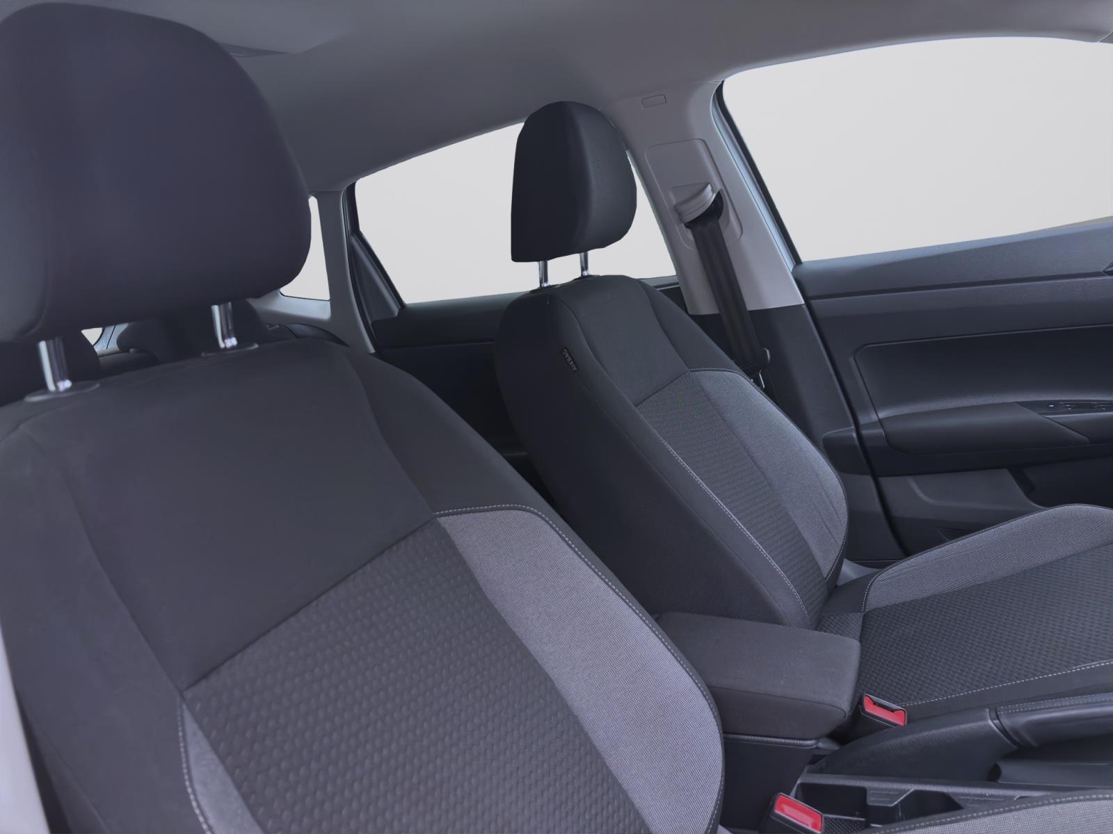 Volkswagen Polo 1.0 TSI DSG LIFE NAVI IQ.LIGHT AHK PDC