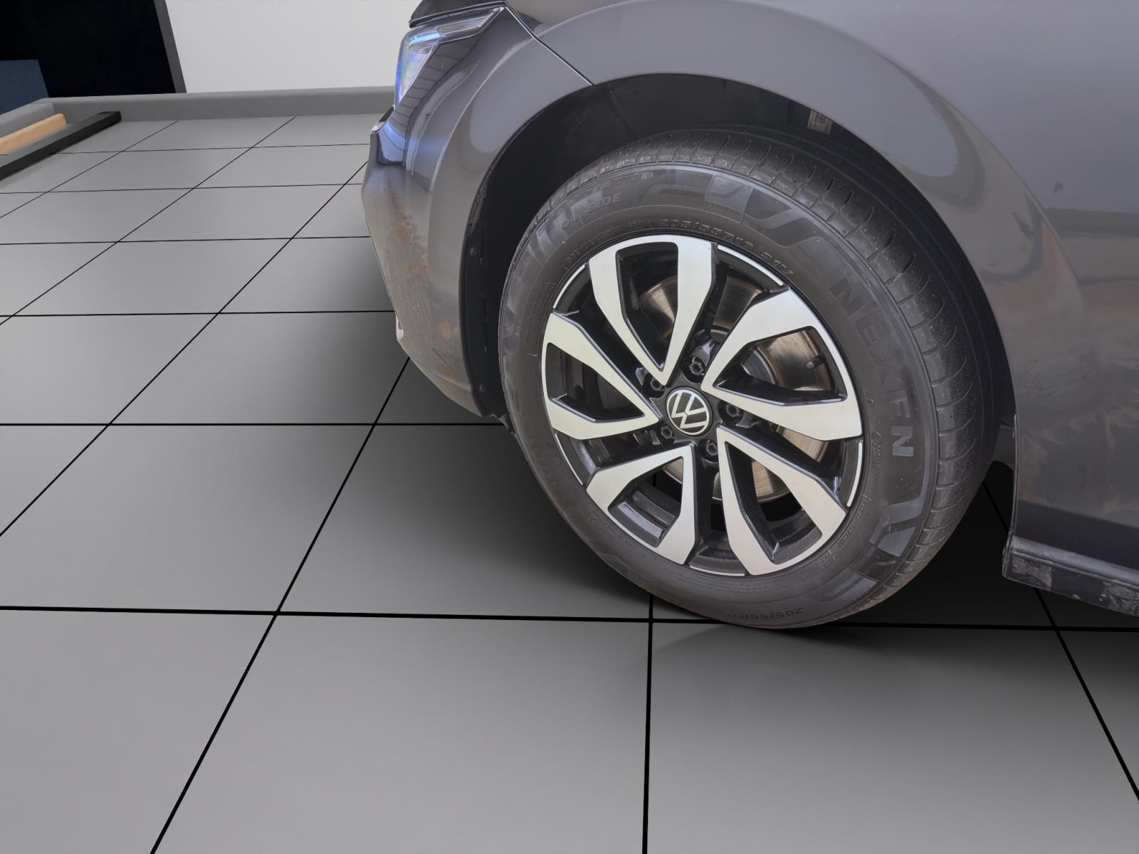 Volkswagen Golf 2.0 TDI DSG ACTIVE NAVI ACC SITZHZG PDC