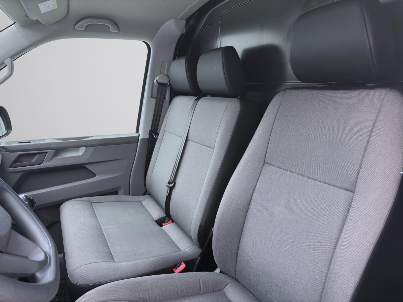 Volkswagen T6.1 Transporter Kasten 2.0 TDI PDC DAB+ KLIMA