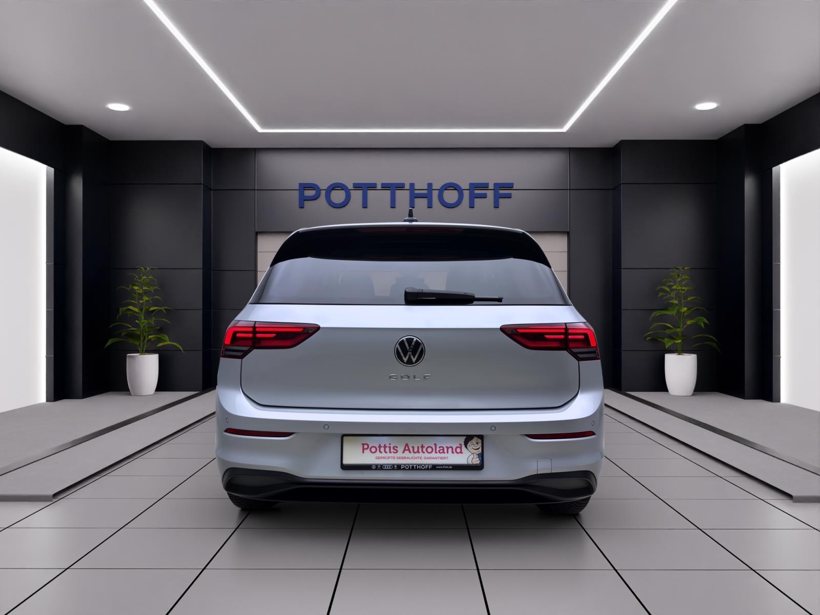 Volkswagen Golf 1.5 TSI LIFE NAVI LED+ ACC D.COCKPIT