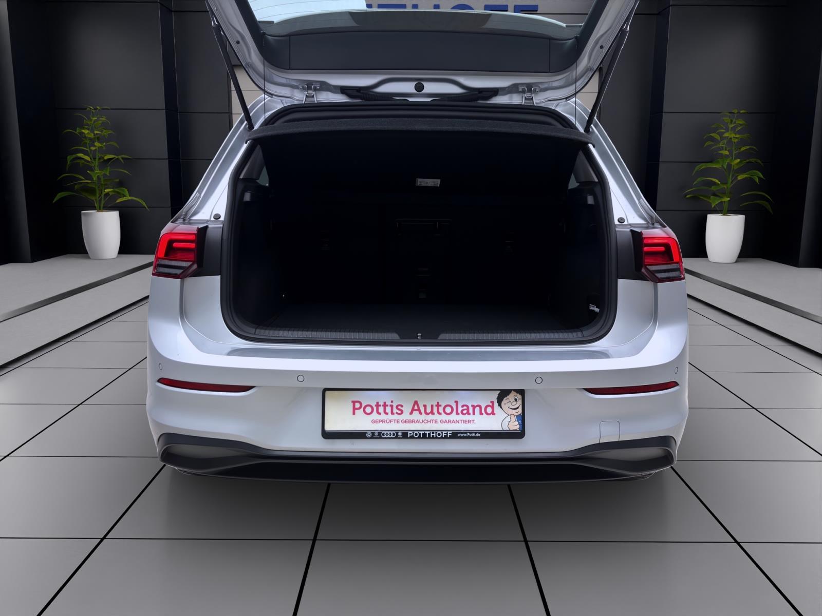 Volkswagen Golf 1.5 TSI LIFE NAVI LED+ ACC D.COCKPIT