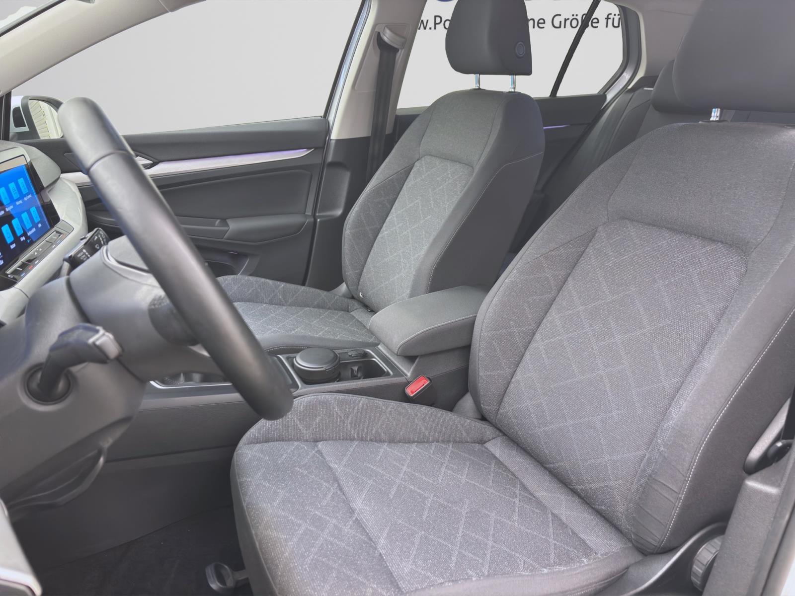Volkswagen Golf 1.5 TSI LIFE NAVI LED+ ACC D.COCKPIT