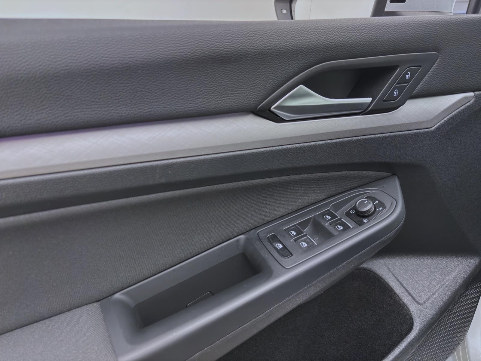 Volkswagen Golf 1.5 TSI LIFE NAVI LED+ ACC D.COCKPIT