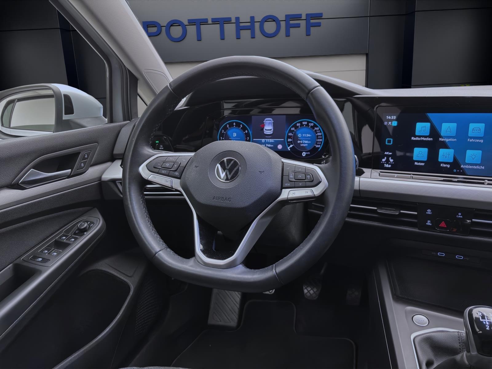 Volkswagen Golf 1.5 TSI LIFE NAVI LED+ ACC D.COCKPIT