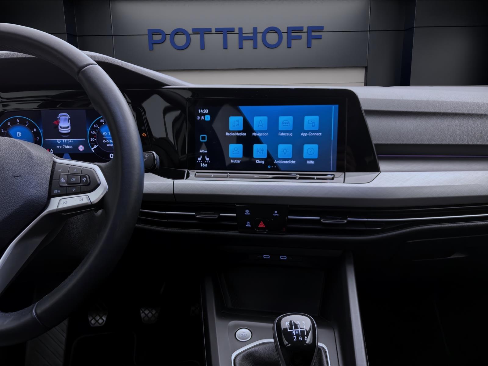 Volkswagen Golf 1.5 TSI LIFE NAVI LED+ ACC D.COCKPIT