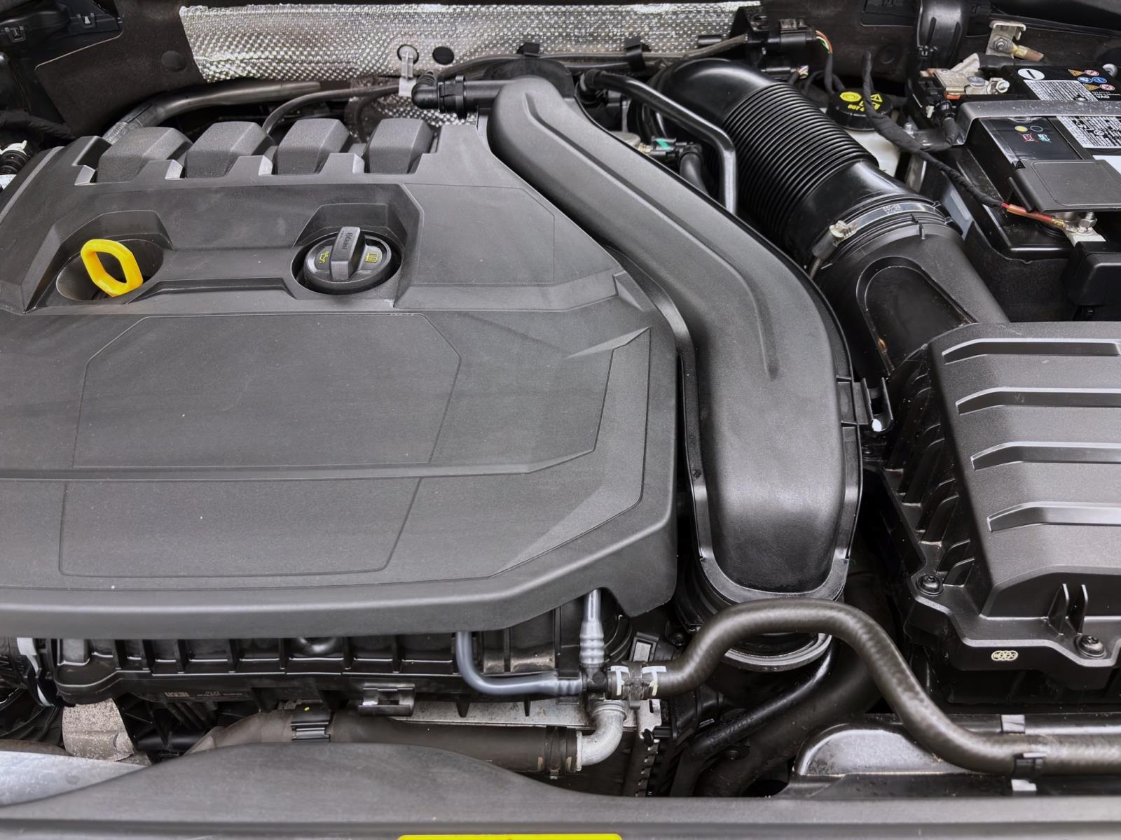 Volkswagen Golf 1.5 TSI LIFE NAVI LED+ ACC D.COCKPIT