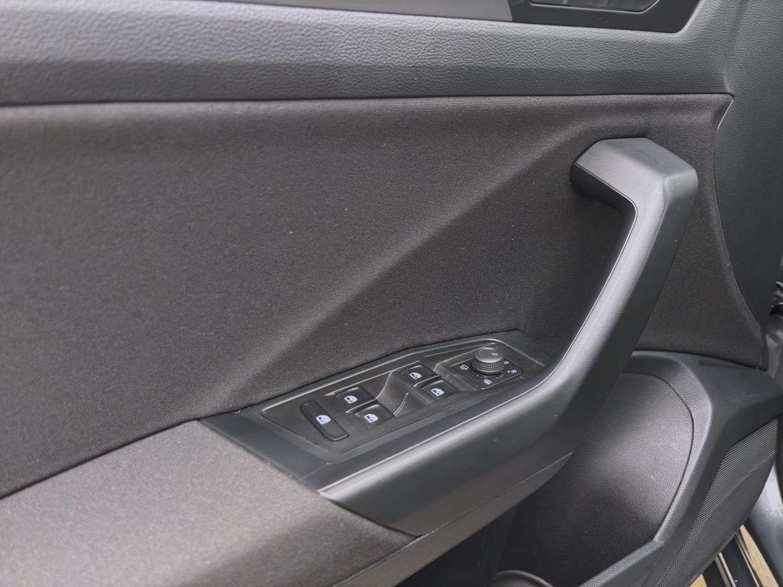 Volkswagen T-Roc 1.0 TSI LIFE AHK NAVI LED SITZHZG