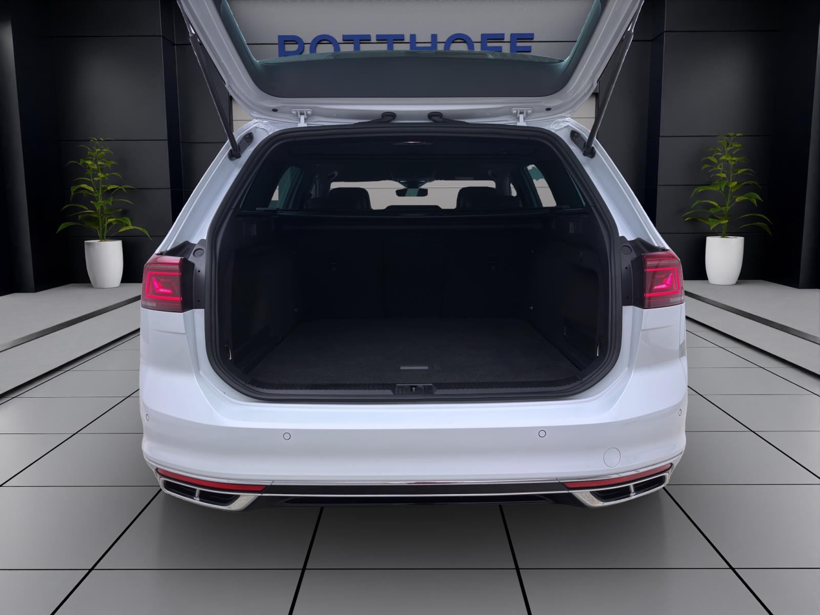 Volkswagen Passat Variant 2.0 TDI DSG ELEGANCE R-LINE NAVI IQ.LIGHT KAMERA