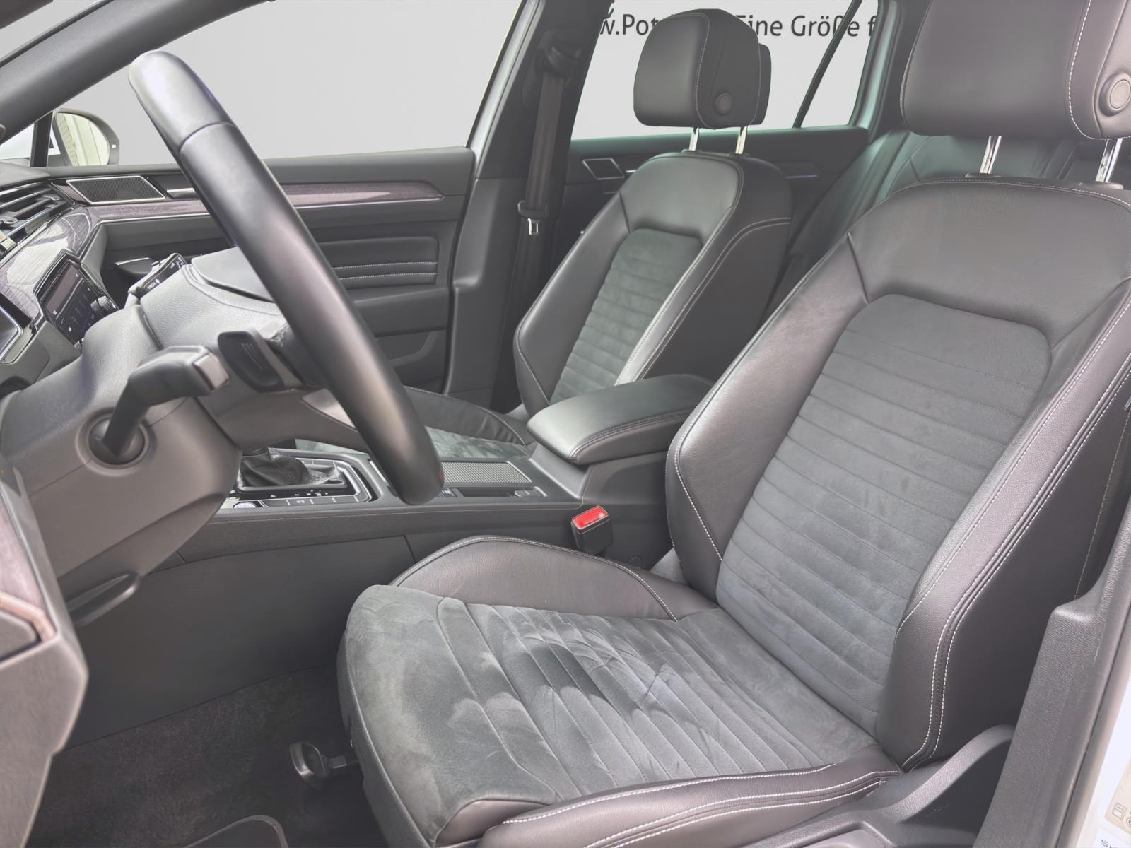 Volkswagen Passat Variant 2.0 TDI DSG ELEGANCE R-LINE NAVI IQ.LIGHT KAMERA