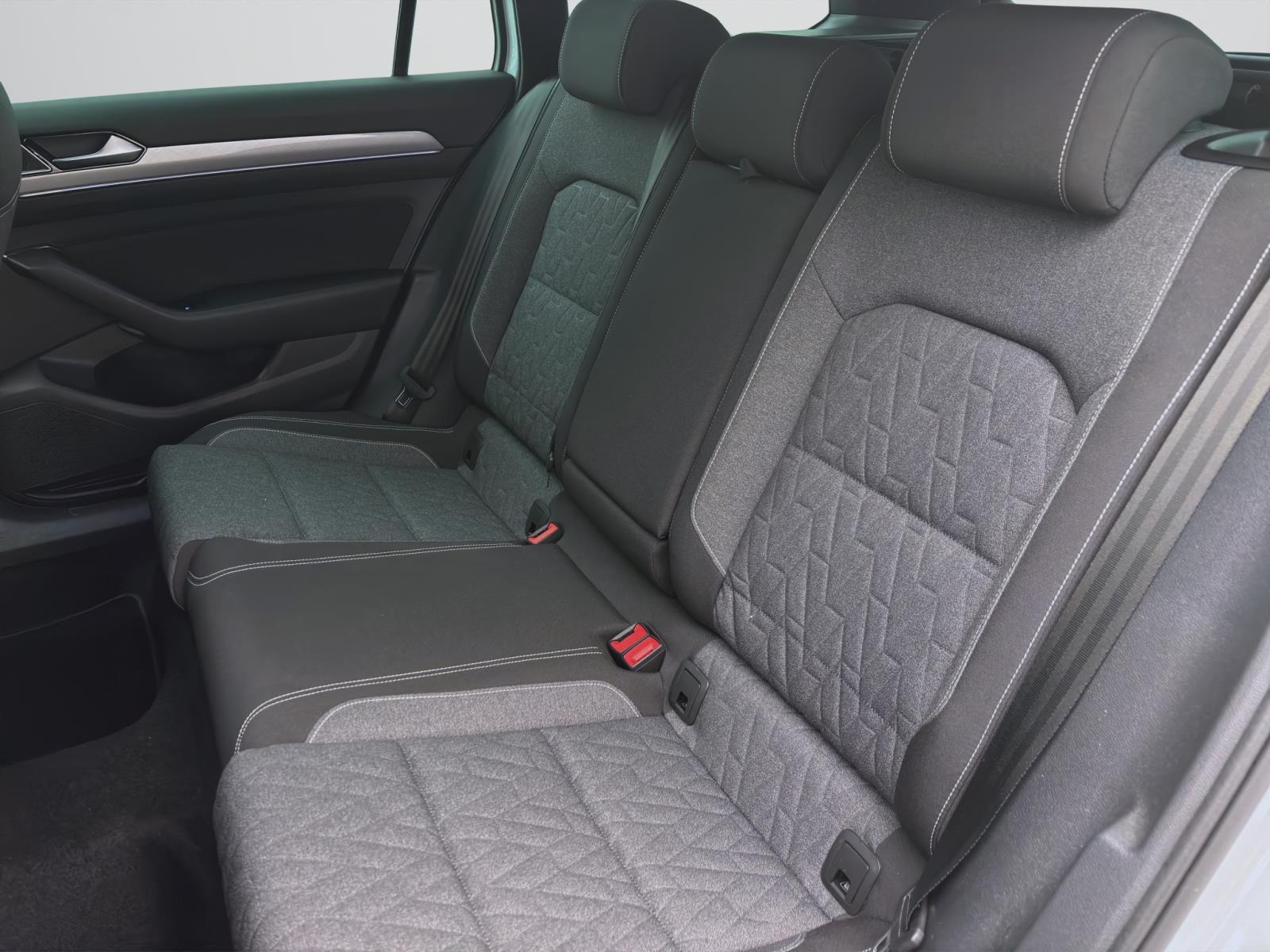 Volkswagen Passat Variant 2.0 TDI DSG BUSINESS STANDHZG AHK NAVI