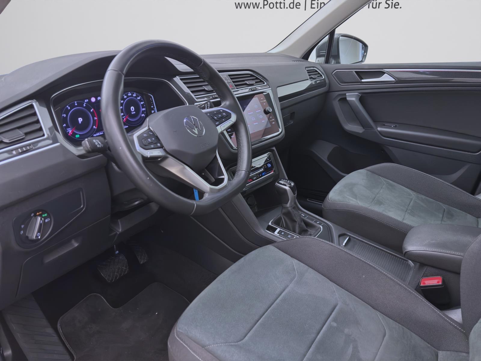 Volkswagen Tiguan 1.5 TSI DSG ELEGANCE PANO NAVI IQ.LIGHT ACC