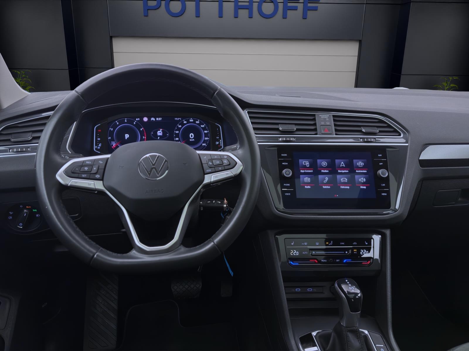 Volkswagen Tiguan 1.5 TSI DSG ELEGANCE PANO NAVI IQ.LIGHT ACC