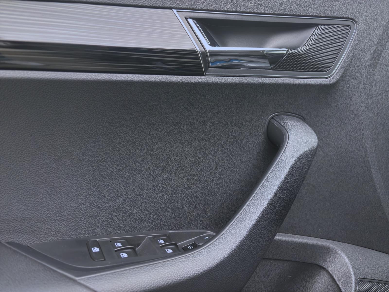 Skoda Karoq 1.5 TSI DSG STYLE AHK NAVI KAMERA SITZHZG