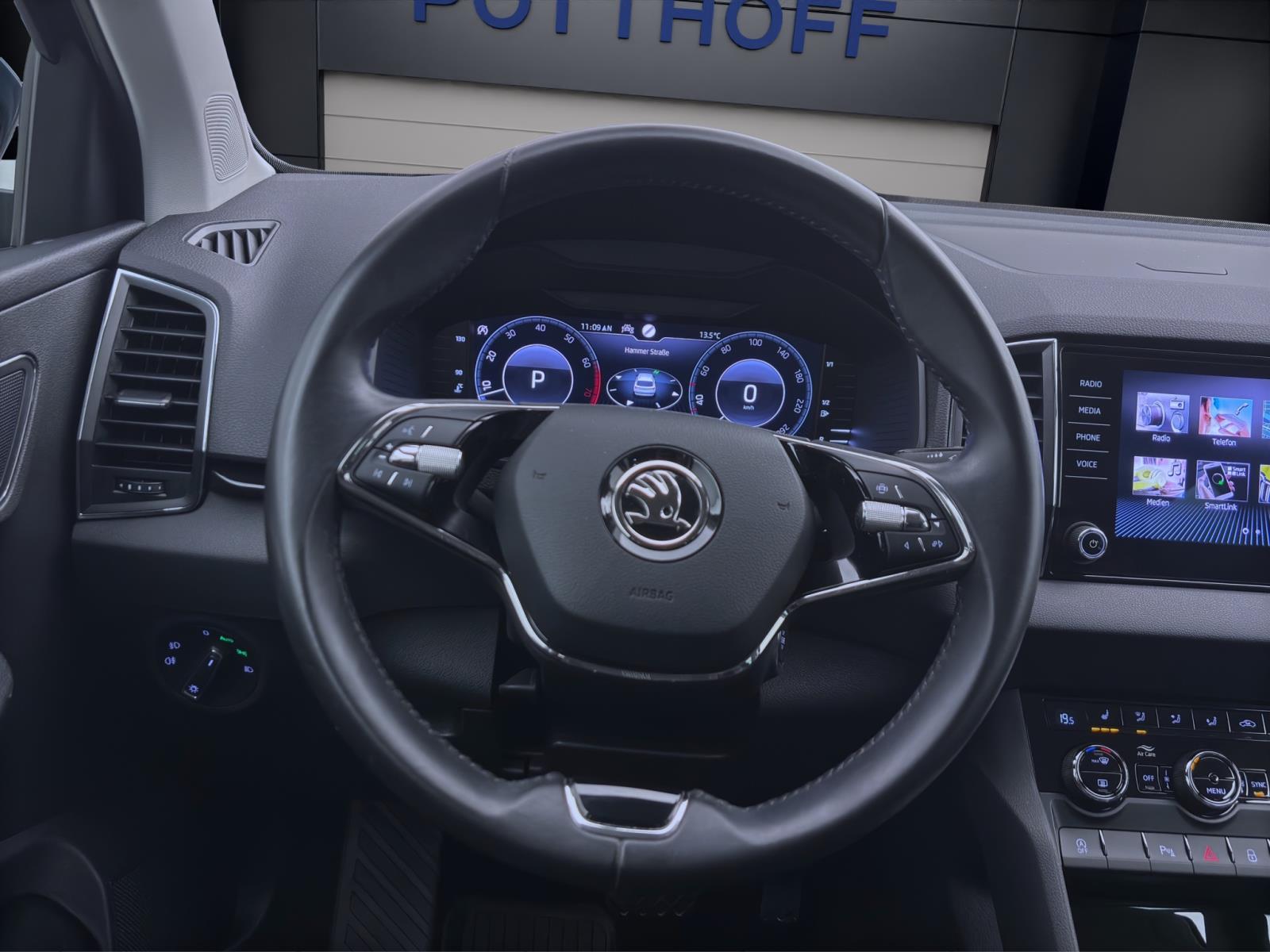 Skoda Karoq 1.5 TSI DSG STYLE AHK NAVI KAMERA SITZHZG