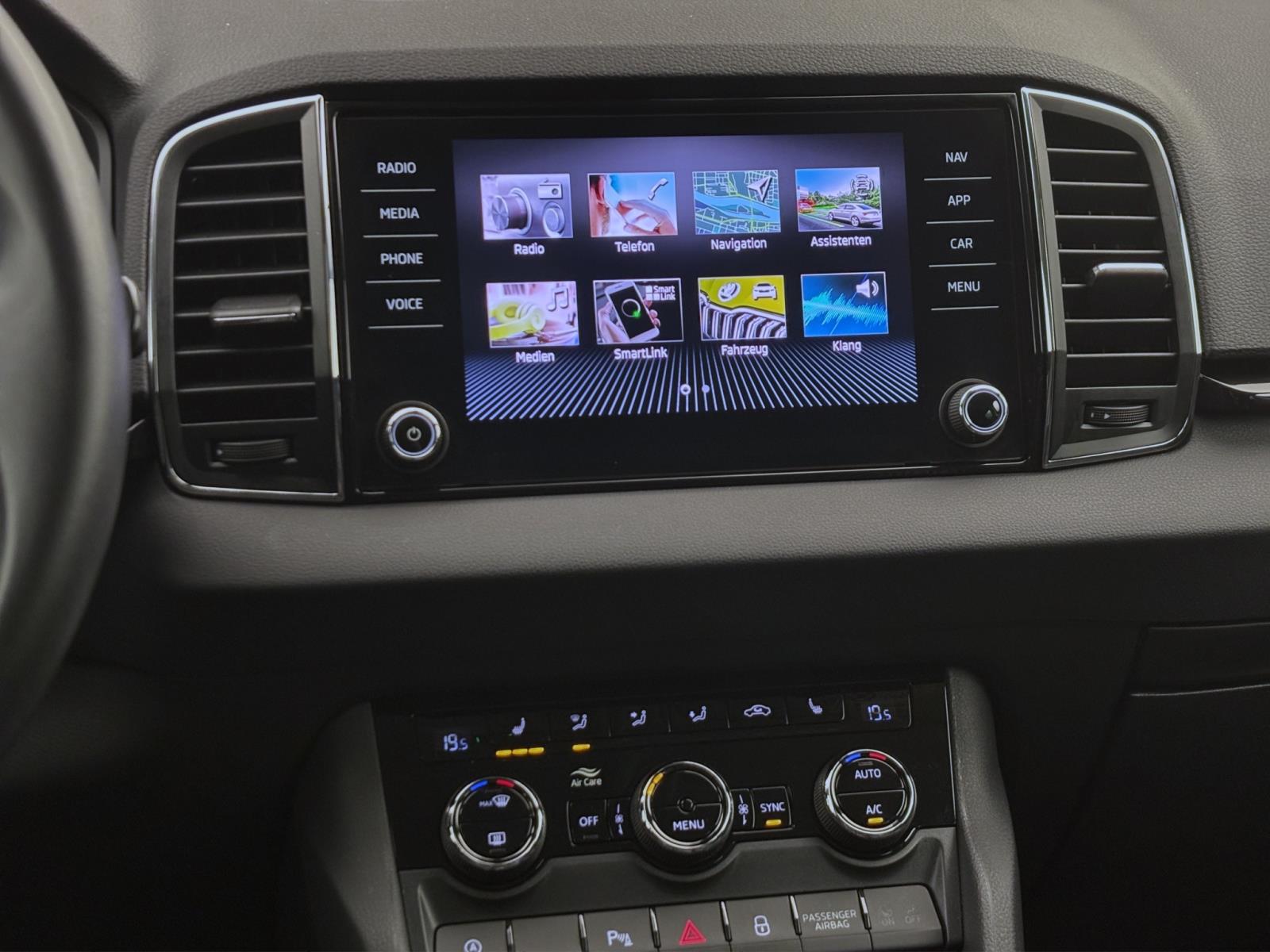 Skoda Karoq 1.5 TSI DSG STYLE AHK NAVI KAMERA SITZHZG
