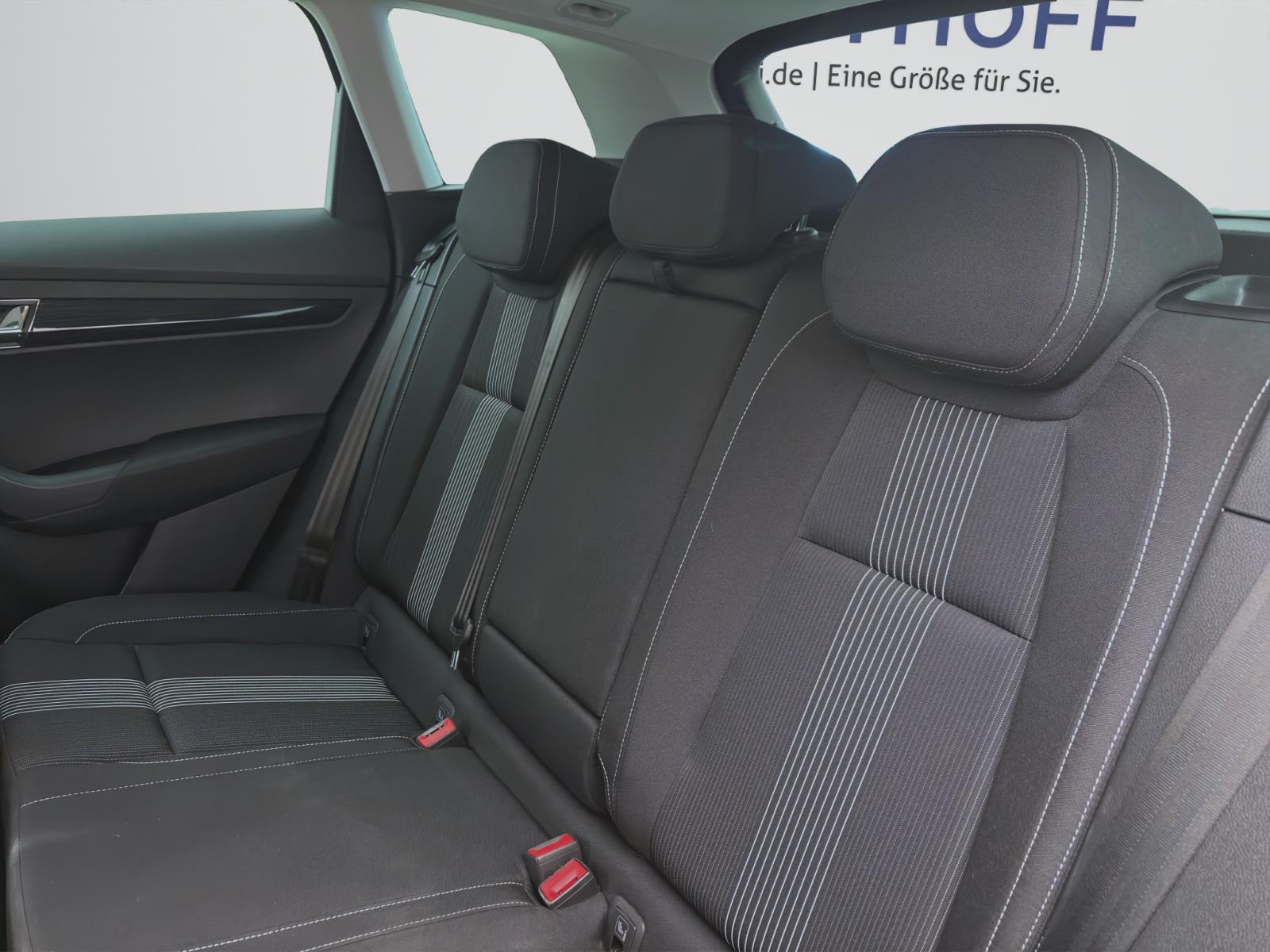 Skoda Karoq 1.5 TSI DSG STYLE AHK NAVI KAMERA SITZHZG