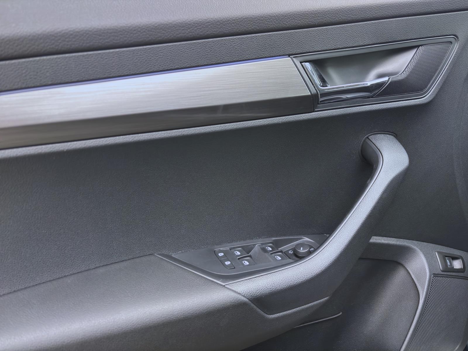 Skoda Karoq 1.5 TSI CLEVER NAVI KAMERA LED SITZHZG