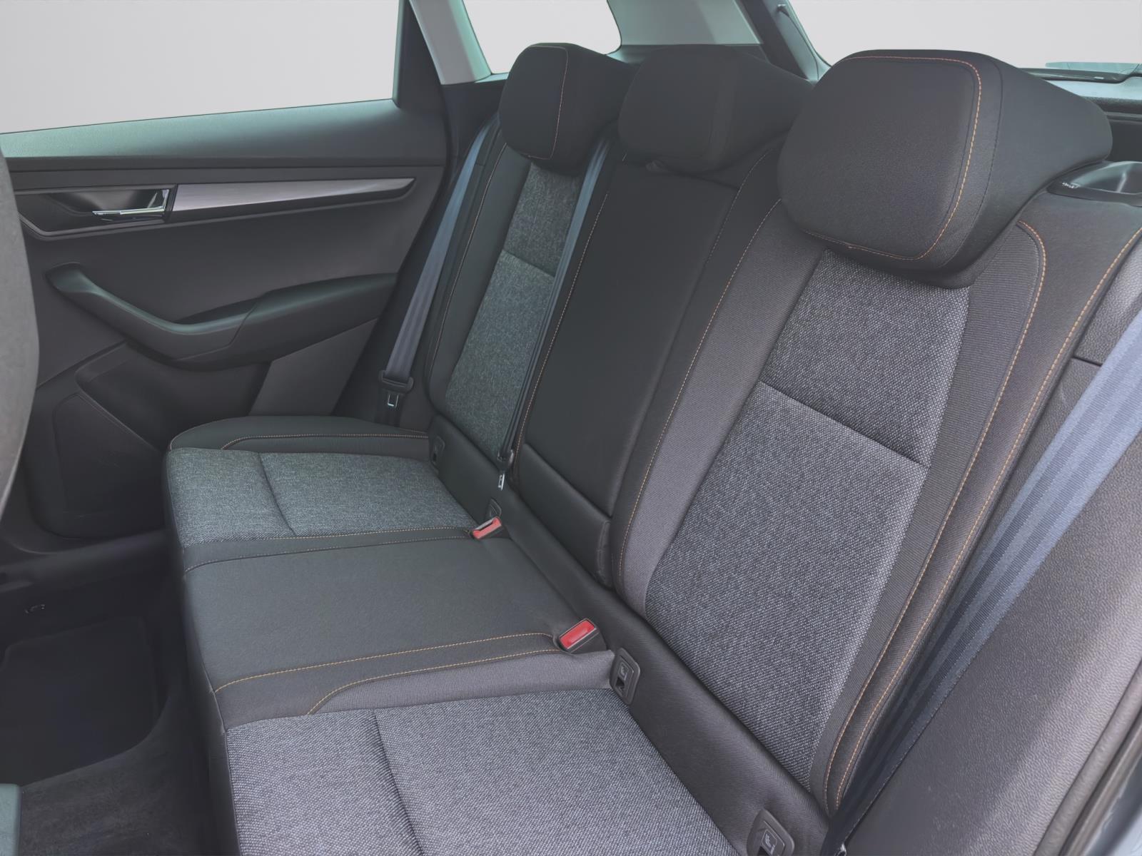 Skoda Karoq 1.5 TSI CLEVER NAVI KAMERA LED SITZHZG