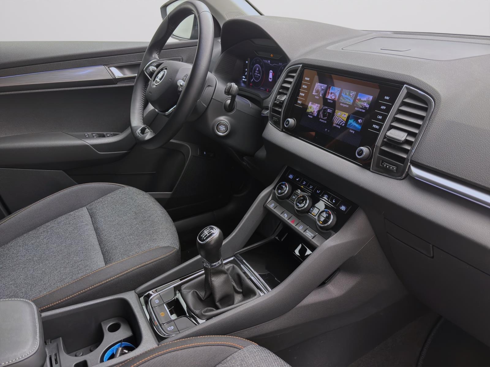 Skoda Karoq 1.5 TSI CLEVER NAVI KAMERA LED SITZHZG