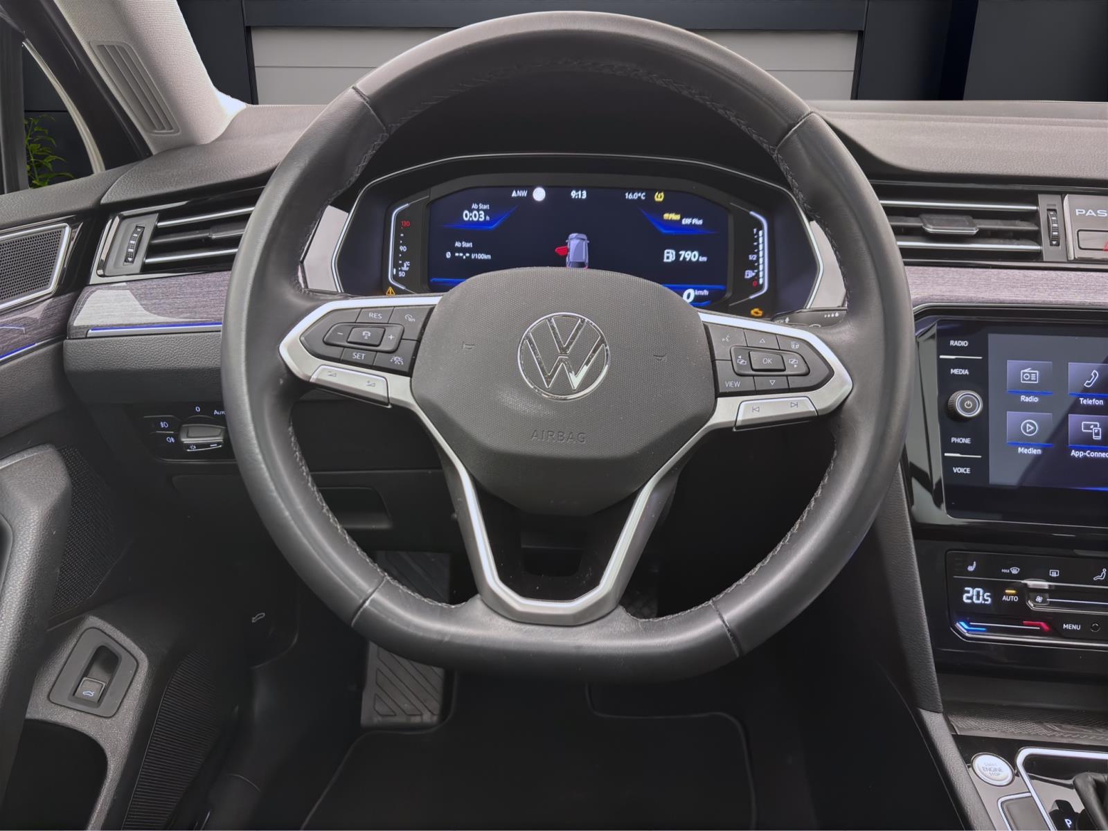 Volkswagen Passat Variant 2.0 TSI DSG ELEGANCE STANDHZG PANO AHK