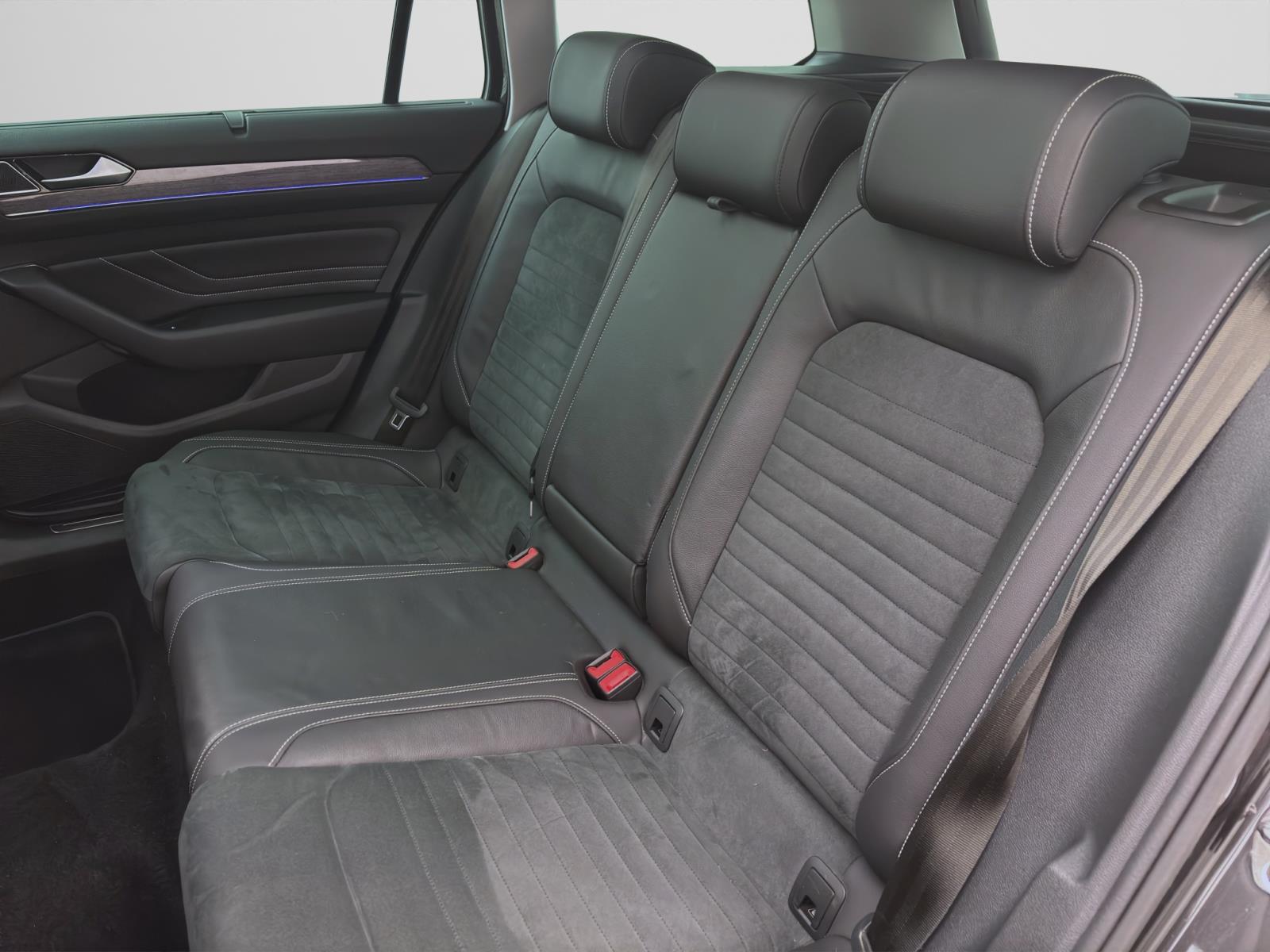 Volkswagen Passat Variant 2.0 TSI DSG ELEGANCE STANDHZG PANO AHK