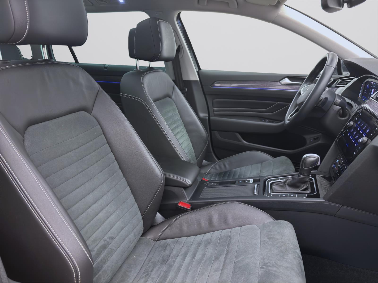 Volkswagen Passat Variant 2.0 TSI DSG ELEGANCE STANDHZG PANO AHK