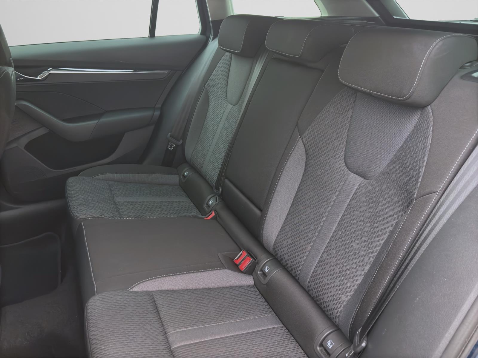 Skoda Octavia Combi iV 1.4 TSI DSG STYLE STANDHZG NAVI LED