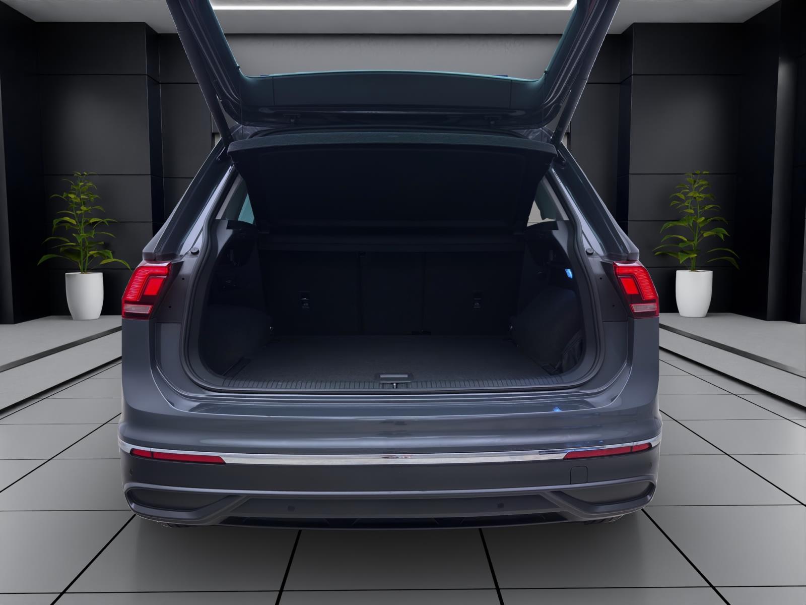Volkswagen Tiguan 2.0 TDI ACTIVE AHK NAVI LED SITZHZG