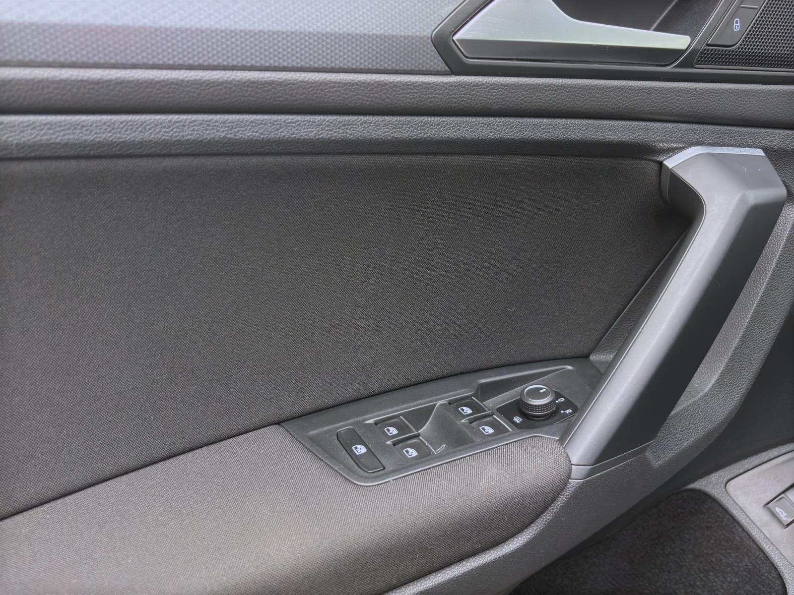 Volkswagen Tiguan 2.0 TDI ACTIVE AHK NAVI LED SITZHZG