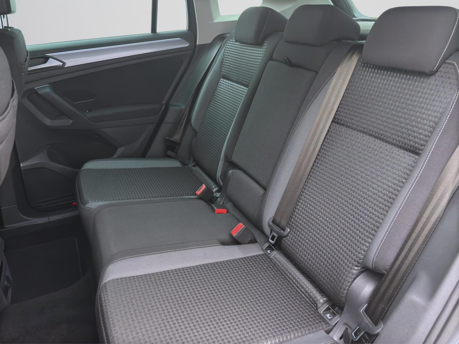 Volkswagen Tiguan 2.0 TDI ACTIVE AHK NAVI LED SITZHZG