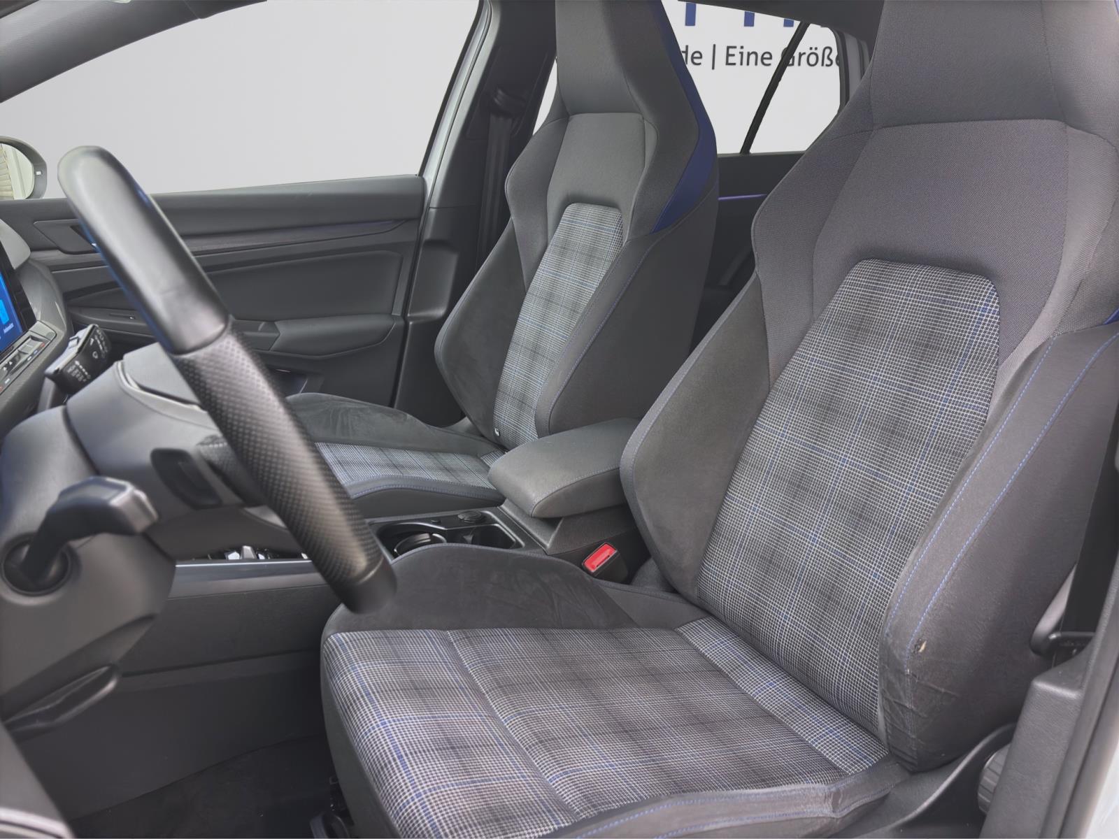 Volkswagen Golf GTE NAVI AHK KAMERA PDC ACC