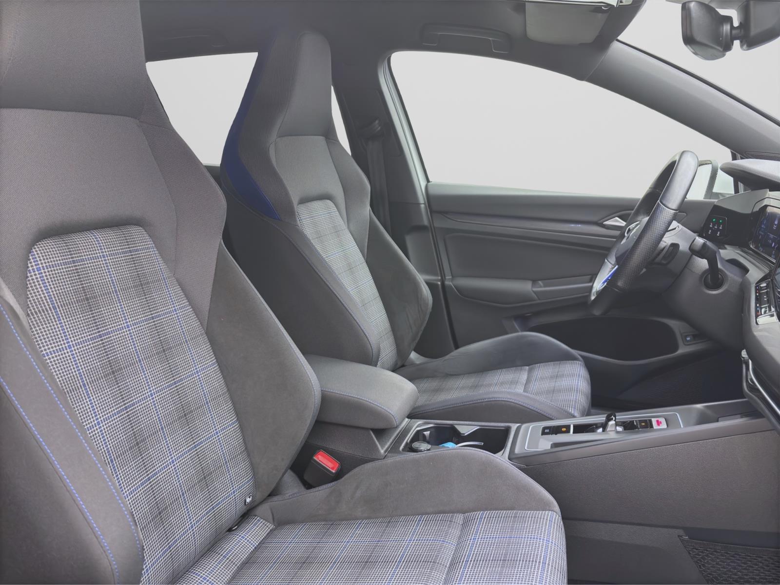 Volkswagen Golf GTE NAVI AHK KAMERA PDC ACC